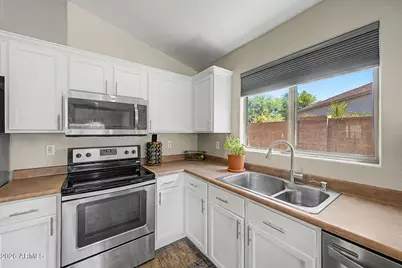 15435 W Mescal Street, Surprise, AZ 85379 - Photo 2