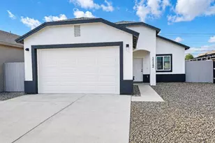 1112 E 4th St, Casa Grande, AZ 85122 - Photo 2
