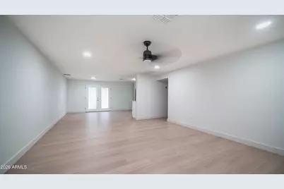 1834 N 63rd Avenue, Phoenix, AZ 85035 - Photo 8