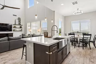 213 E Balao Dr, Phoenix, AZ 85085 - Photo 20