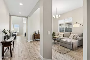 213 E Balao Dr, Phoenix, AZ 85085 - Photo 6