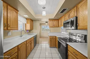 9817 E Navajo Pl, Sun Lakes, AZ 85248 - Photo 18