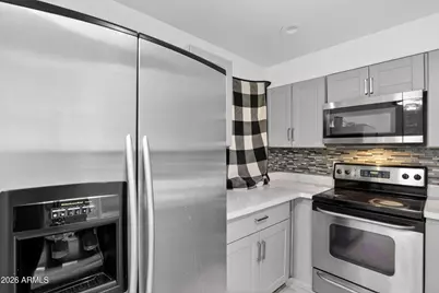 2925 N 38th Street #2, Phoenix, AZ 85018 - Photo 4