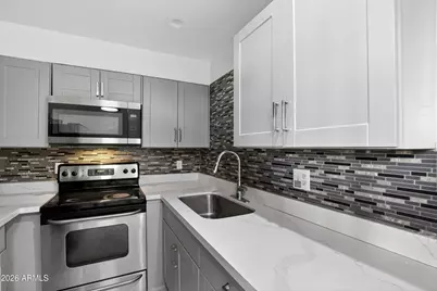 2925 N 38th Street #2, Phoenix, AZ 85018 - Photo 6