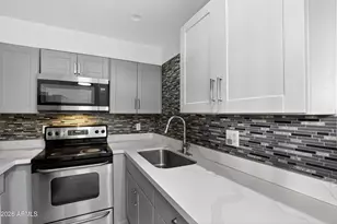 2925 N 38th St, Phoenix, AZ 85018 - Photo 6