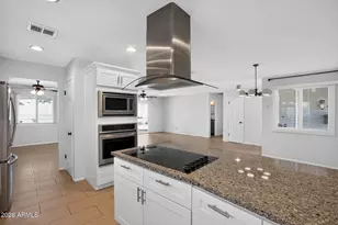 8449 E Jackrabbit Rd, Scottsdale, AZ 85250 - Photo 12