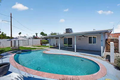 8449 E Jackrabbit Road, Scottsdale, AZ 85250 - Photo 4