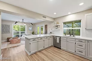 15233 N 51st St, Scottsdale, AZ 85254 - Photo 10