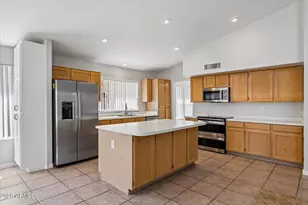 652 W Mendoza Ave, Mesa, AZ 85210 - Photo 4