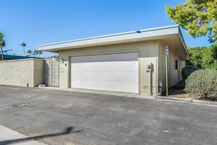 10801 W Cameo Dr, Sun City, AZ 85351 - Photo 18