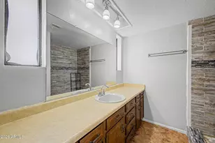 10433 W Laurie Ln, Peoria, AZ 85345 - Photo 20