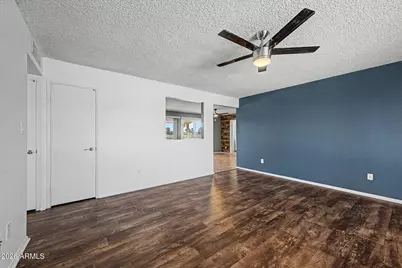 10433 W Laurie Lane, Peoria, AZ 85345 - Photo 6