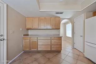 4390 E Sunrise Dr, Phoenix, AZ 85044 - Photo 10