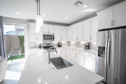 21016 N 58th Way, Phoenix, AZ 85054 - Photo 8