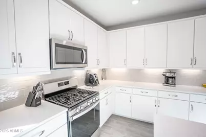 21016 N 58th Way, Phoenix, AZ 85054 - Photo 10