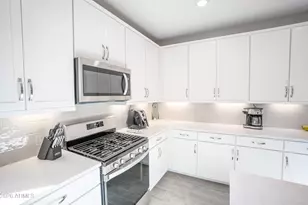 21016 N 58th Way, Phoenix, AZ 85054 - Photo 10