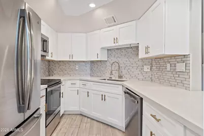 4328 N 36th Street #9, Phoenix, AZ 85018 - Photo 2