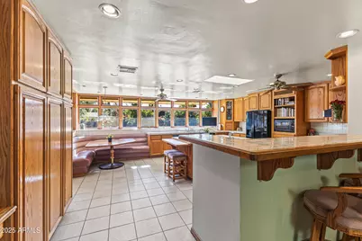 2047 W Cambridge Avenue, Phoenix, AZ 85009 - Photo 6