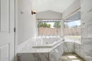 9139 W Paradise Ln, Peoria, AZ 85382 - Photo 6