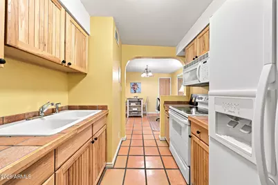 4615 N 22nd Street #202, Phoenix, AZ 85016 - Photo 6