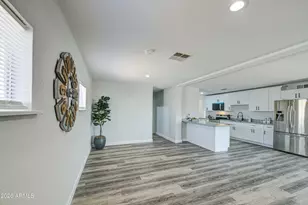 6853 N 36th Dr, Phoenix, AZ 85019 - Photo 18