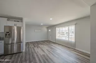 6853 N 36th Dr, Phoenix, AZ 85019 - Photo 8
