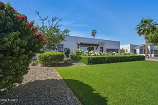 8113 E Del Cadena Dr, Scottsdale, AZ 85258 - Photo 2