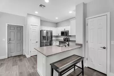 2366 N 73rd Lane, Phoenix, AZ 85035 - Photo 8