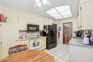 11129 W Jacaranda Dr, Sun City, AZ 85373 - Photo 12