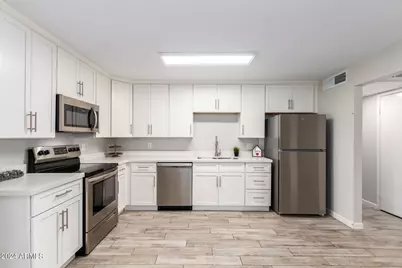 14401 N 35th Place, Phoenix, AZ 85032 - Photo 12