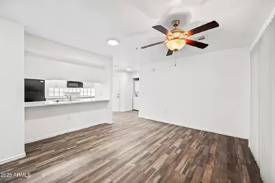 3065 N 67th Avenue #Apt 110, Phoenix, AZ 85033 - Photo 8
