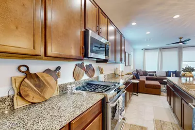 18068 W Amber Ridge Way, Goodyear, AZ 85338 - Photo 10