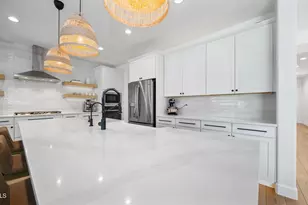 7512 West Odeum Ln, Phoenix, AZ 85043 - Photo 4