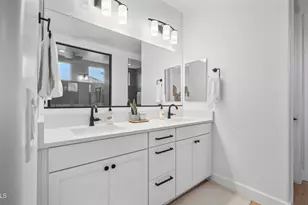 7512 West Odeum Ln, Phoenix, AZ 85043 - Photo 22