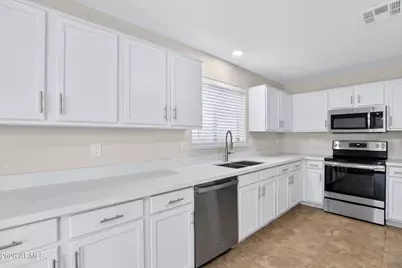 1715 E Branham Lane, Phoenix, AZ 85042 - Photo 6