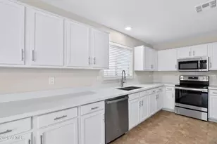 1715 E Branham Ln, Phoenix, AZ 85042 - Photo 6