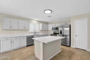 1715 E Branham Ln, Phoenix, AZ 85042 - Photo 6