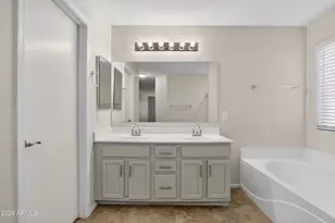 1715 E Branham Ln, Phoenix, AZ 85042 - Photo 24