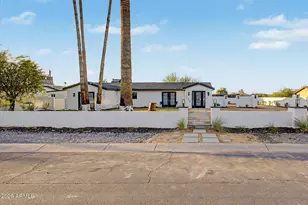 720 E Desert Ln, Phoenix, AZ 85042 - Photo 2