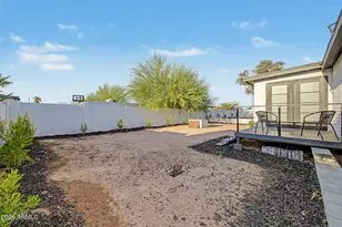 720 E Desert Ln, Phoenix, AZ 85042 - Photo 32