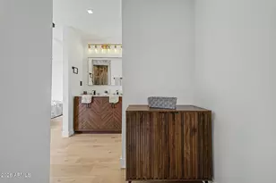 720 E Desert Ln, Phoenix, AZ 85042 - Photo 22