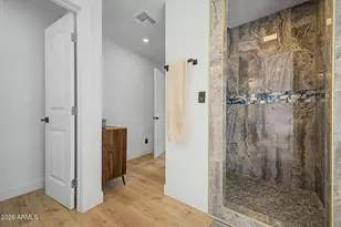 720 E Desert Ln, Phoenix, AZ 85042 - Photo 20