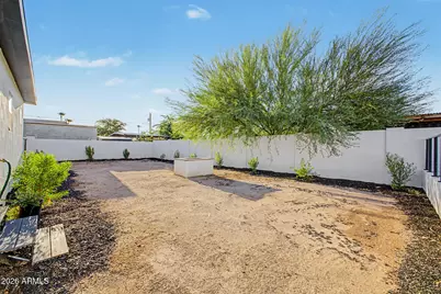 720 E Desert Lane, Phoenix, AZ 85042 - Photo 36