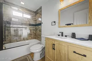 720 E Desert Ln, Phoenix, AZ 85042 - Photo 28