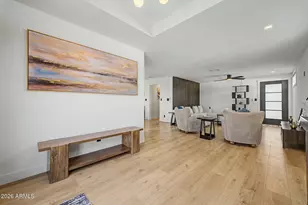 720 E Desert Ln, Phoenix, AZ 85042 - Photo 12