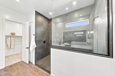 10231 S 20th Lane, Phoenix, AZ 85041 - Photo 12