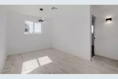 5703 W Sells Drive, Phoenix, AZ 85031 - Photo 10