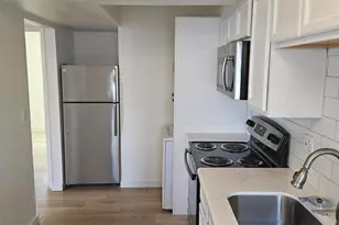 1330 E Highland Ave, Phoenix, AZ 85014 - Photo 4