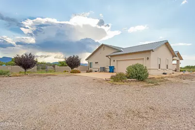 1920 S Grand Isle, Sierra Vista, AZ 85635 - Photo 2