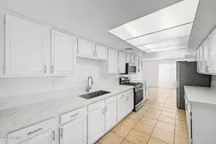 1621 N 37th Dr, Phoenix, AZ 85009 - Photo 16